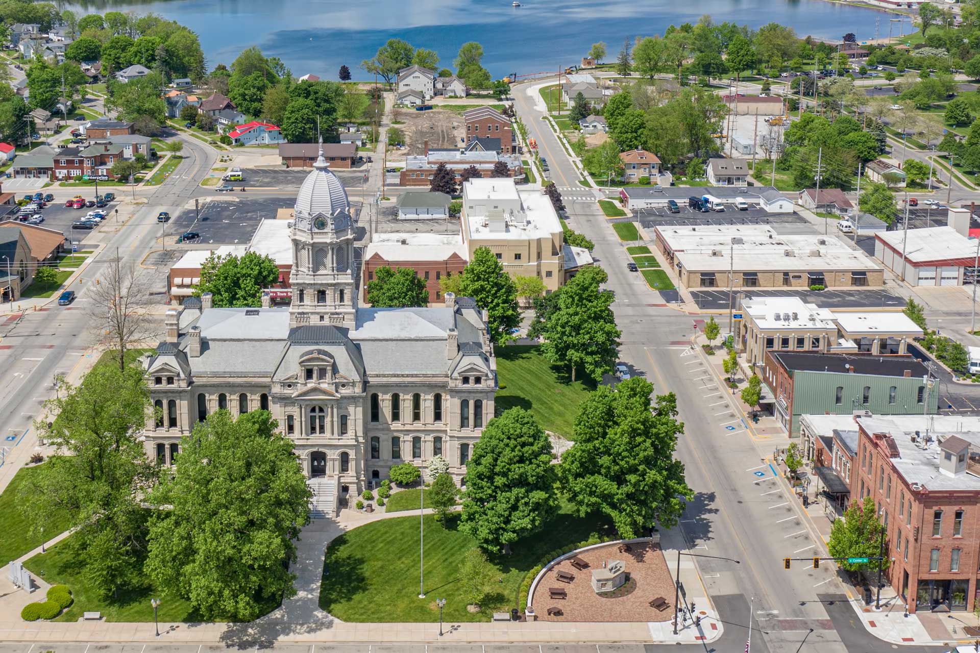 Aerial view of a courthouse and local web design firms near the waterfront.